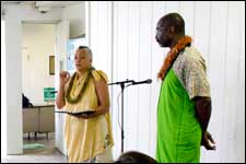 Kahu Lahela and Kahu Ikeolu conduct the blessing