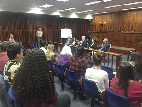 Picture of University of Hawaii Law students with the Hawaii Supreme Court