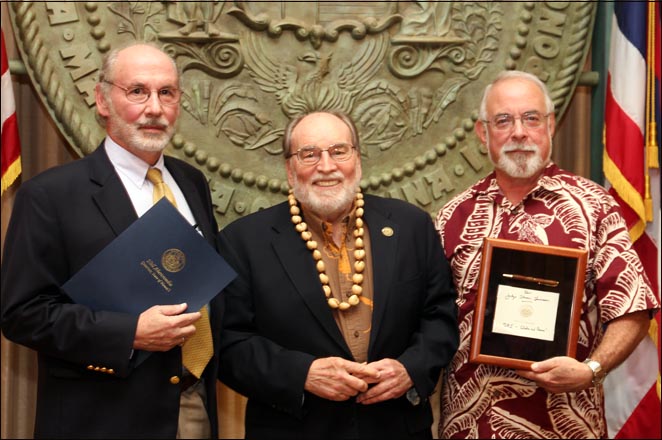 Judge Daniel R. Foley, Governor Neil Abercrombie, and Former Justice Steven H. Levinson at a pen ceremony at the Governor's Ceremonial Room on Friday.