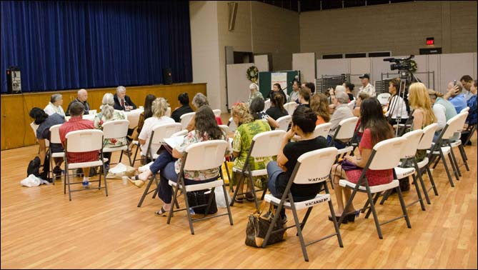 Leeward area residents attended a community briefing at the Waianae District Park  to hear from representatives from the Hawaii State Judiciary, the Access to Justice Commission (the Commission)  and legal service providers about what is being done in the area of access to justice.