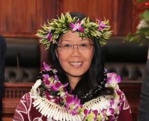 Tina Higashi receives the Judiciary’s 2018 Meritorious Service Award